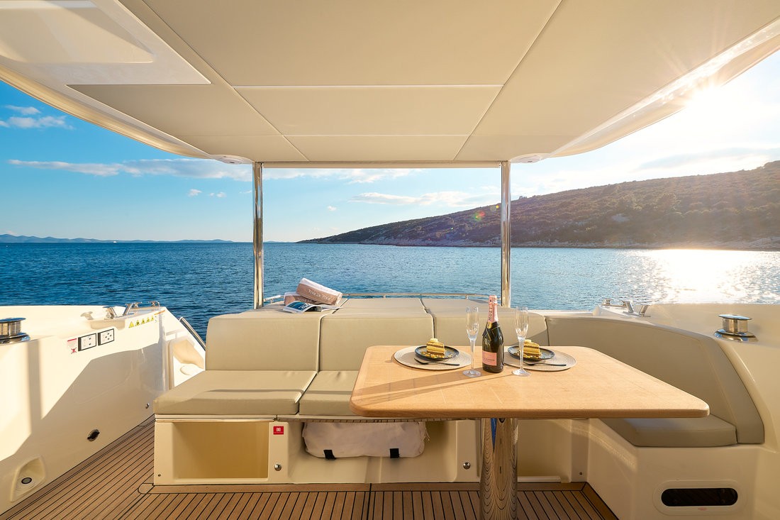Absolute 50, Viva La Vida | Yacht Charter Croatia