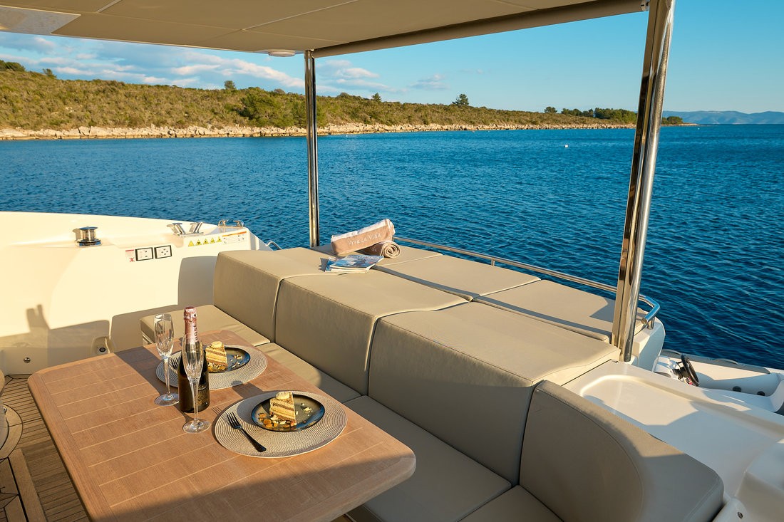 Absolute 50, Viva La Vida | Yacht Charter Croatia