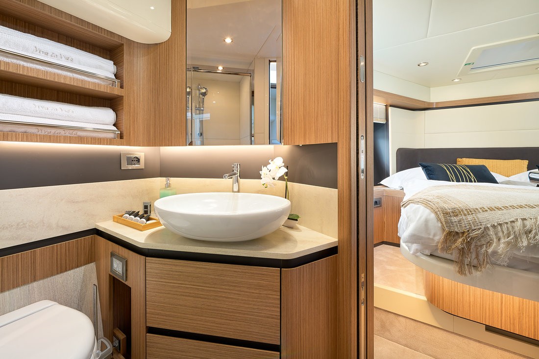 Absolute 50, Viva La Vida | Yacht Charter Croatia
