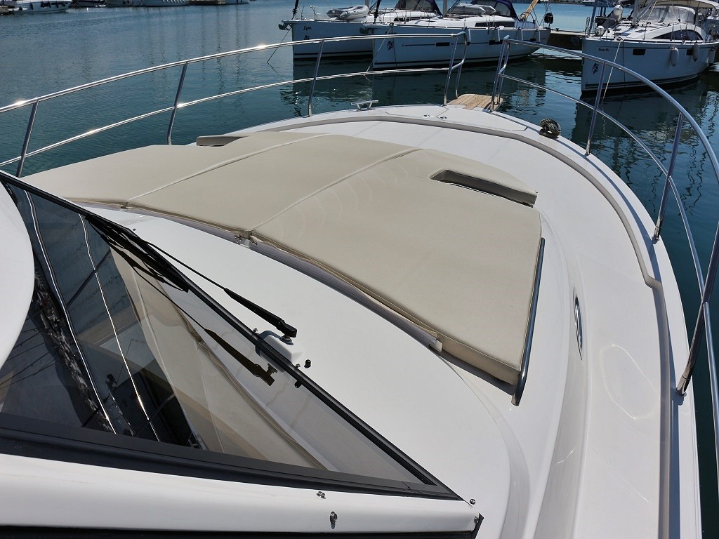 Adriana 44, Bianca | Yacht Charter Croatia