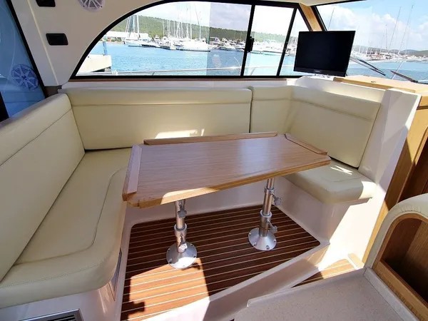 Adriana 44, Bianca | Yacht Charter Croatia