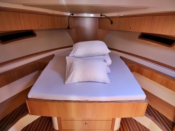 Adriana 44, Bianca | Yacht Charter Croatia