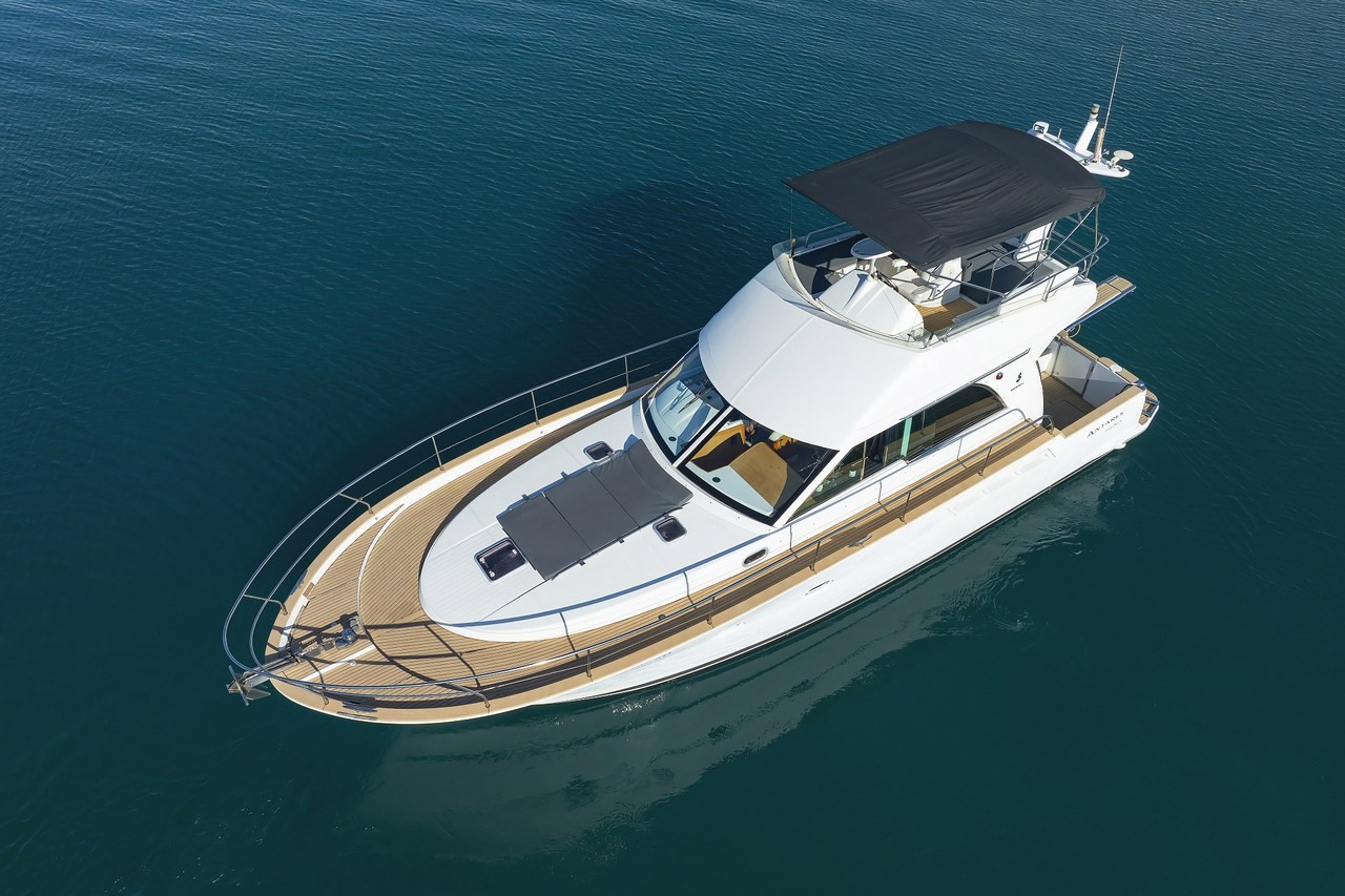 Antares 13,80, Katana | Yacht Charter Croatia