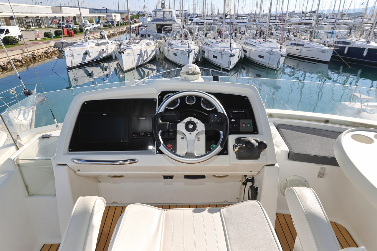 Antares 13,80, Katana | Yacht Charter Croatia