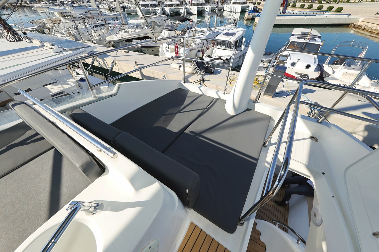 Antares 13,80, Katana | Yacht Charter Croatia