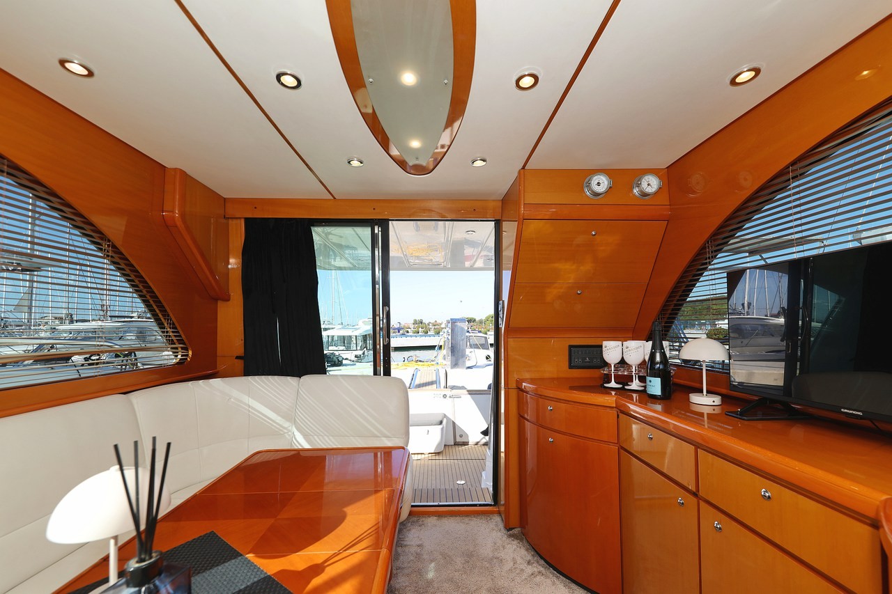 Antares 13,80, Katana | Yacht Charter Croatia
