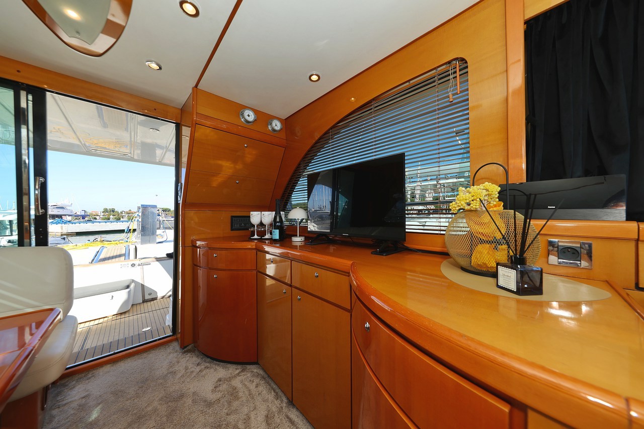 Antares 13,80, Katana | Yacht Charter Croatia