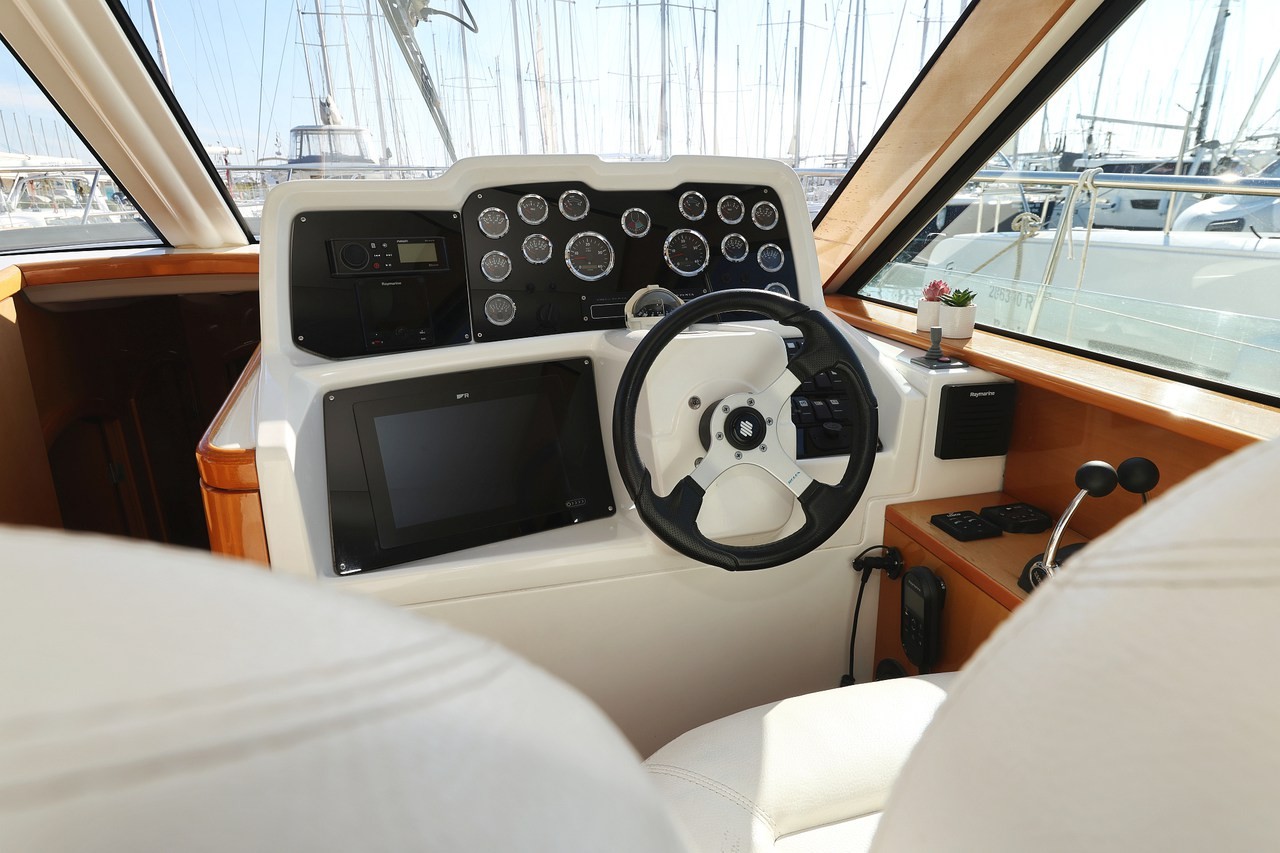Antares 13,80, Katana | Yacht Charter Croatia