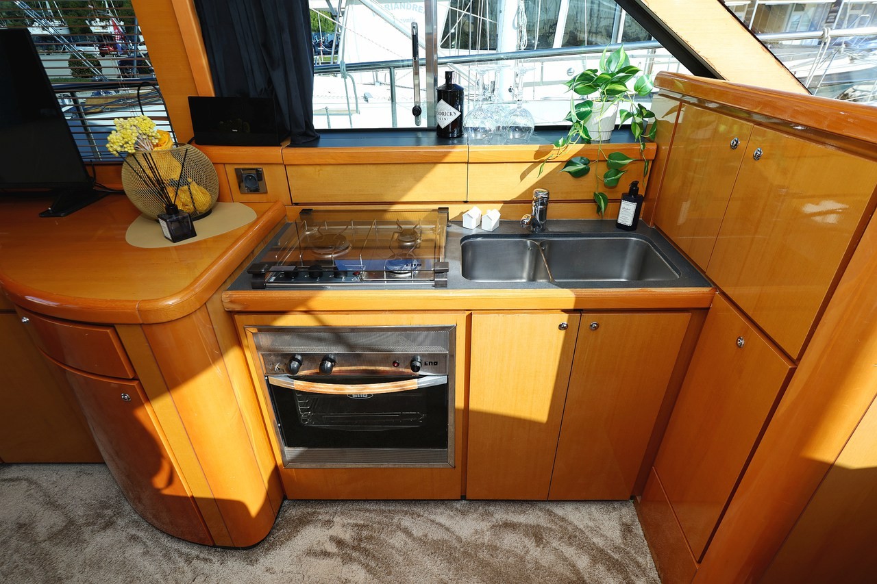 Antares 13,80, Katana | Yacht Charter Croatia