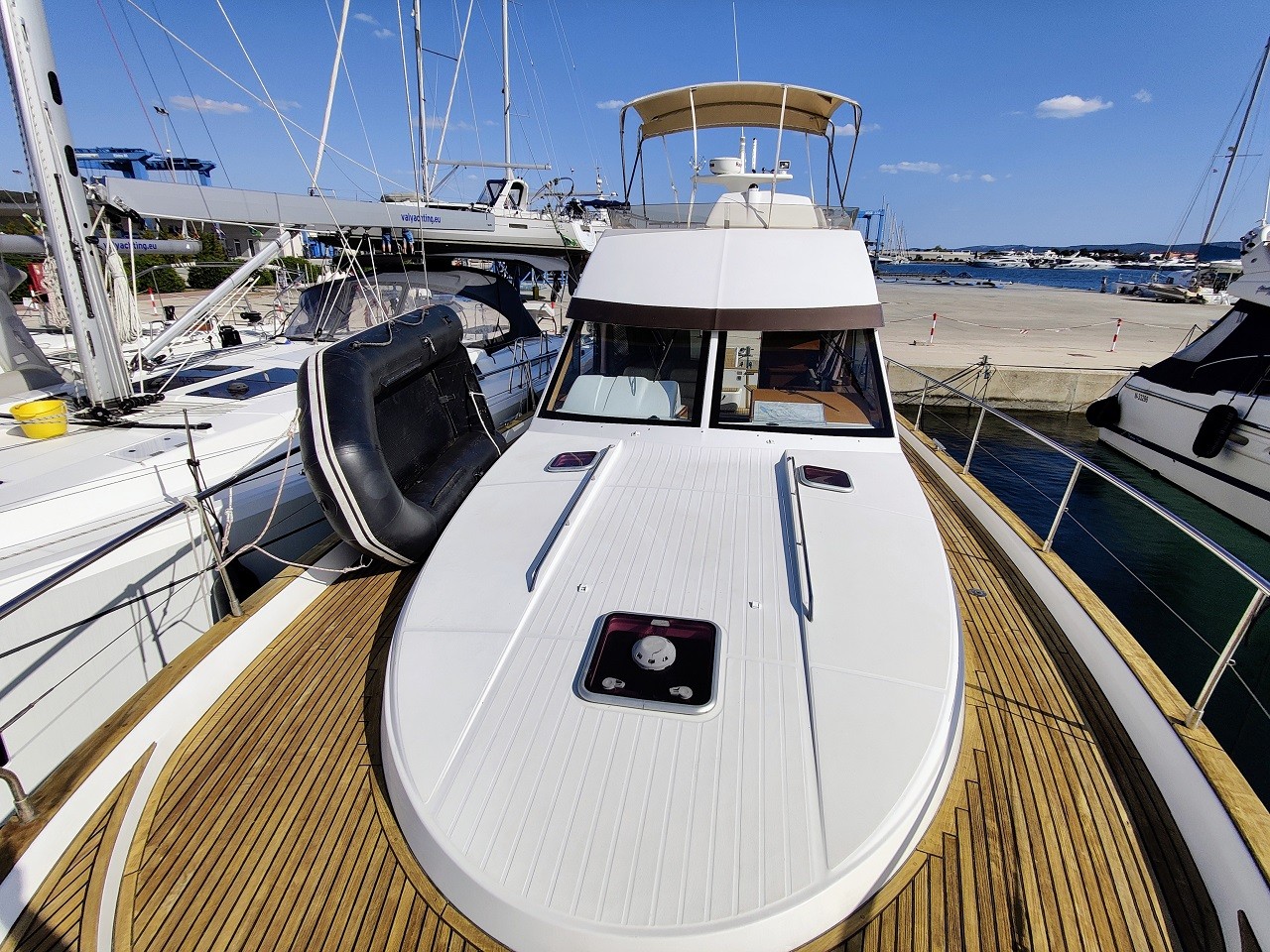 Antares 13,80, Ardea | Yacht Charter Croatia