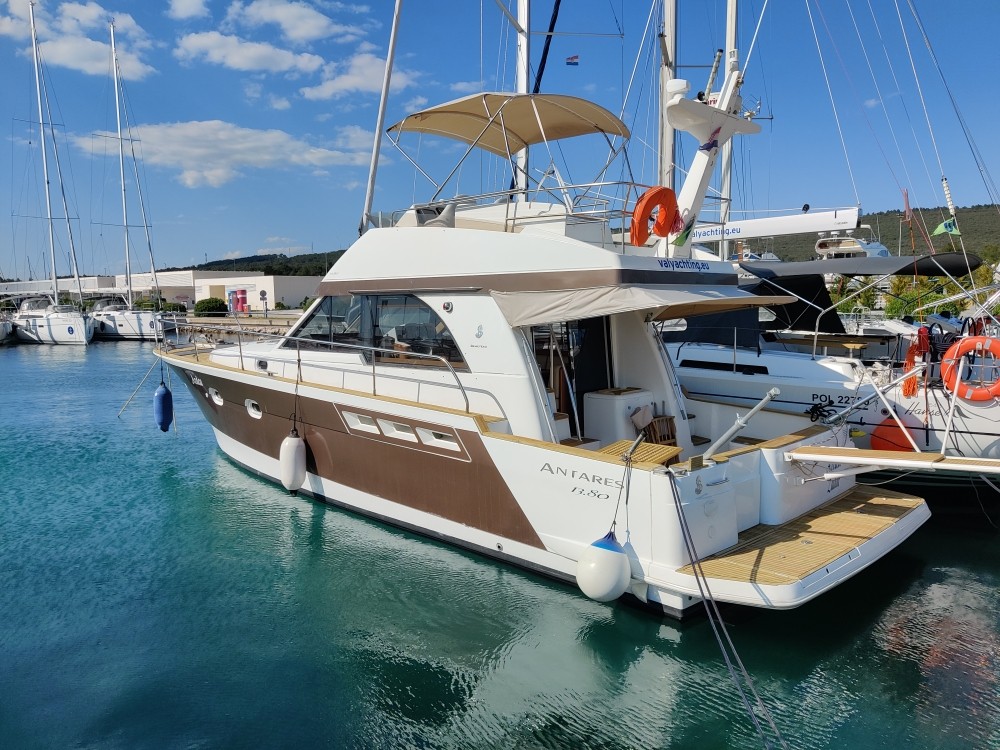 Antares 13,80, Ardea | Yacht Charter Croatia