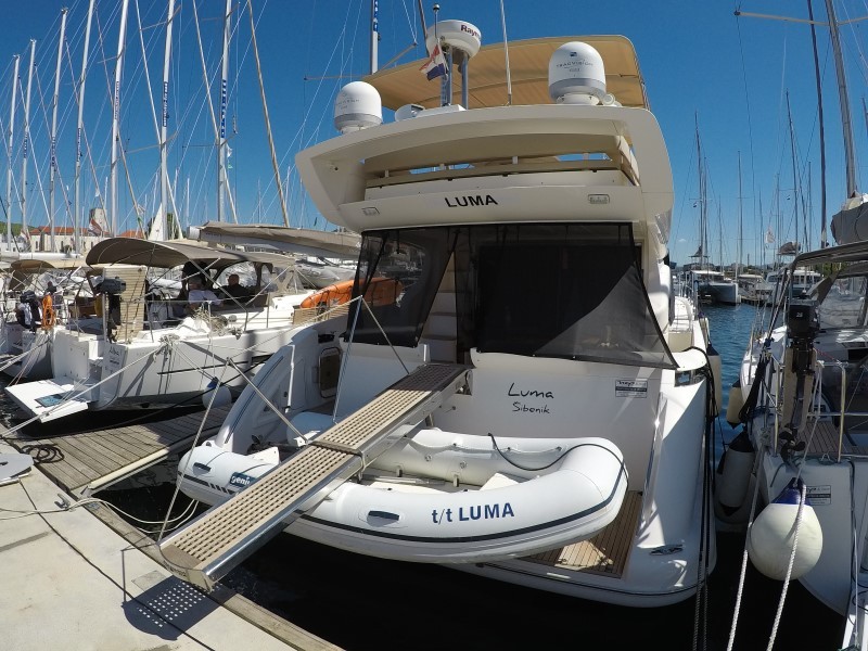 Azimut 47, Luma | Yacht Charter Croatia