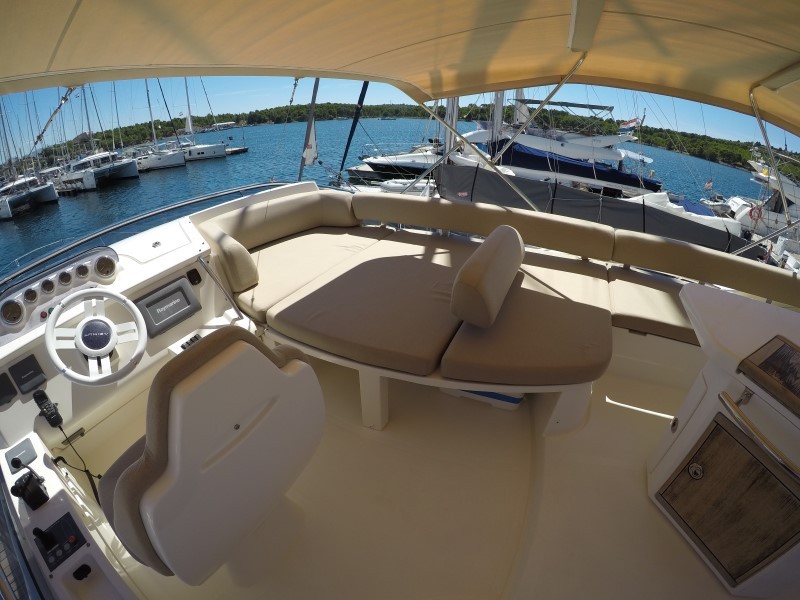 Azimut 47, Luma | Yacht Charter Croatia