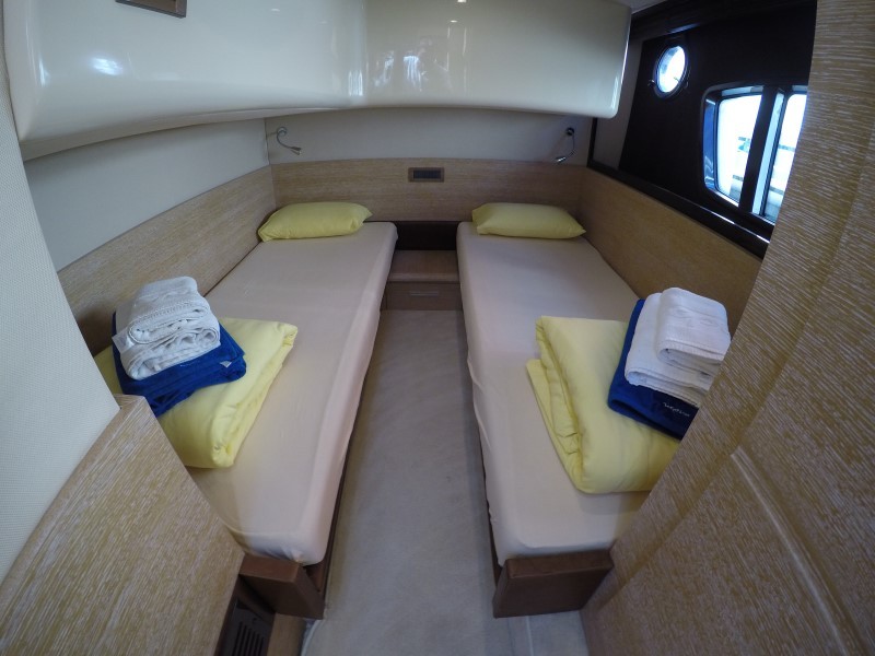 Azimut 47, Luma | Yacht Charter Croatia