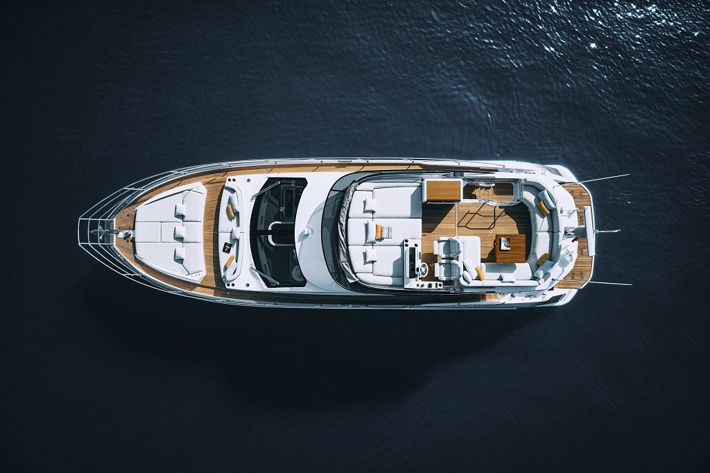 Azimut 53, White | Yacht Charter Croatia
