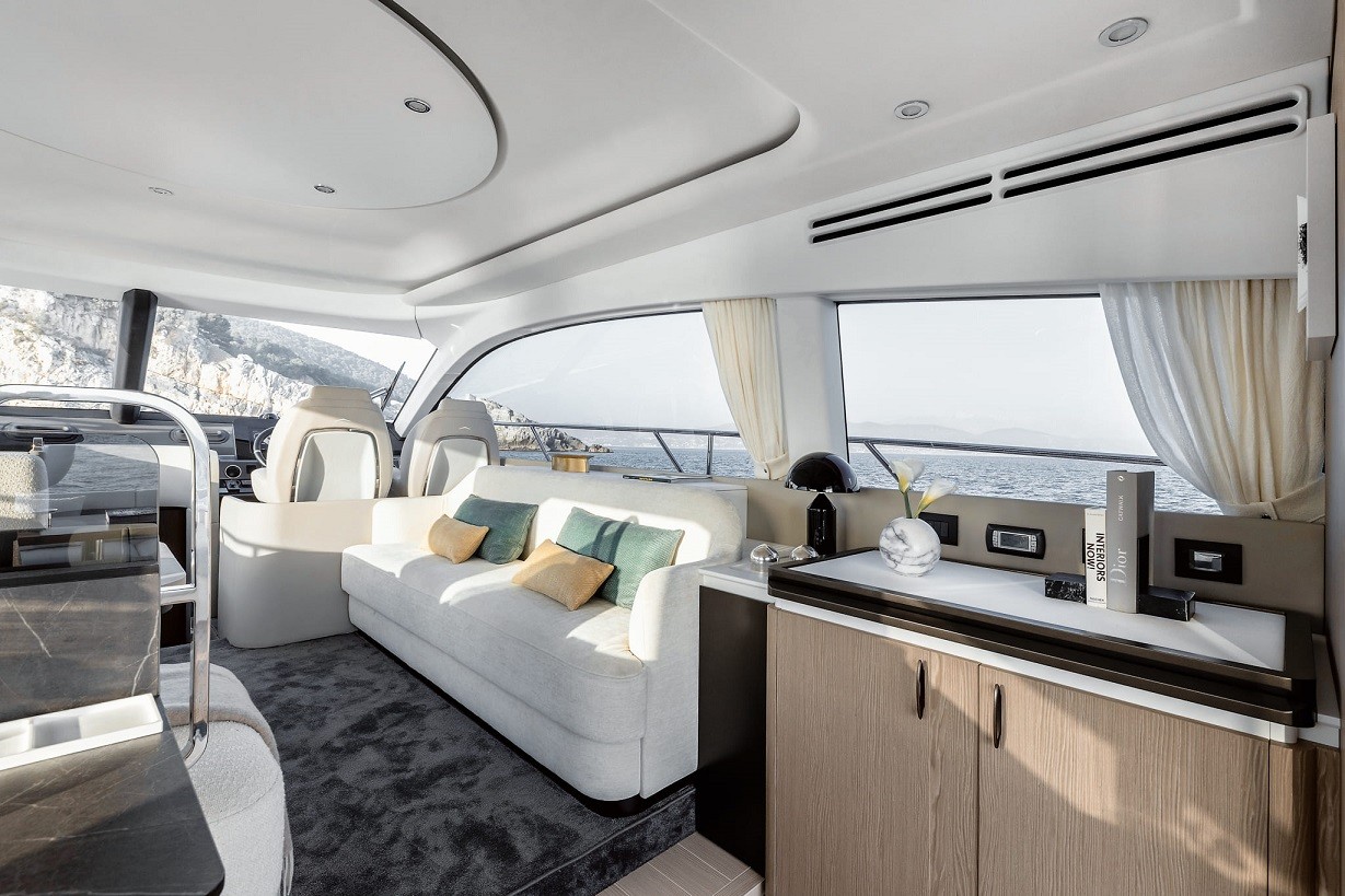 Azimut 53, White | Yacht Charter Croatia