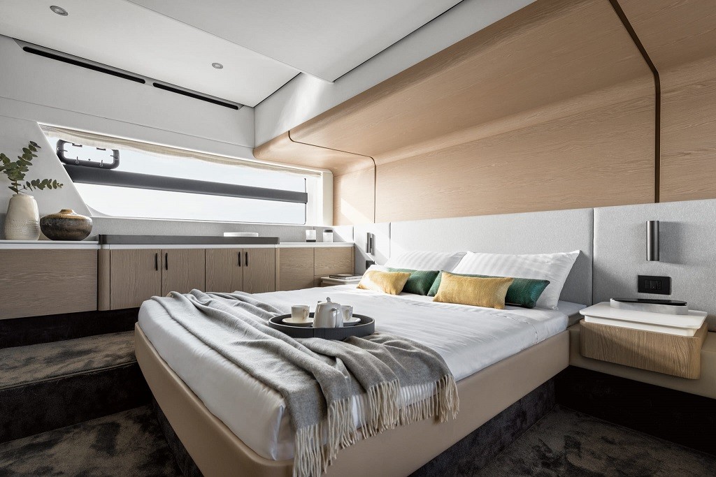Azimut 53, White | Yacht Charter Croatia