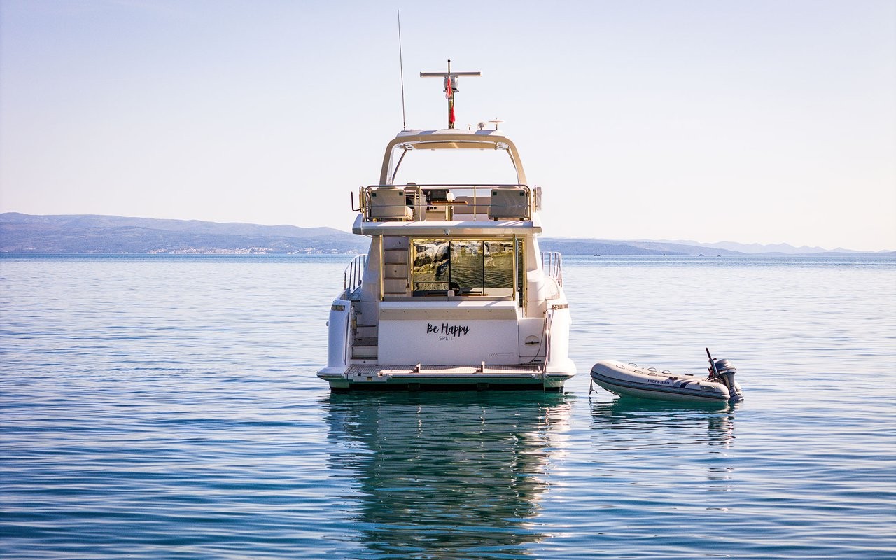 Azimut 55, Be Happy | Yacht Charter Croatia