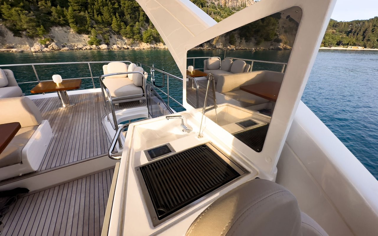 Azimut 55, Be Happy | Yacht Charter Croatia