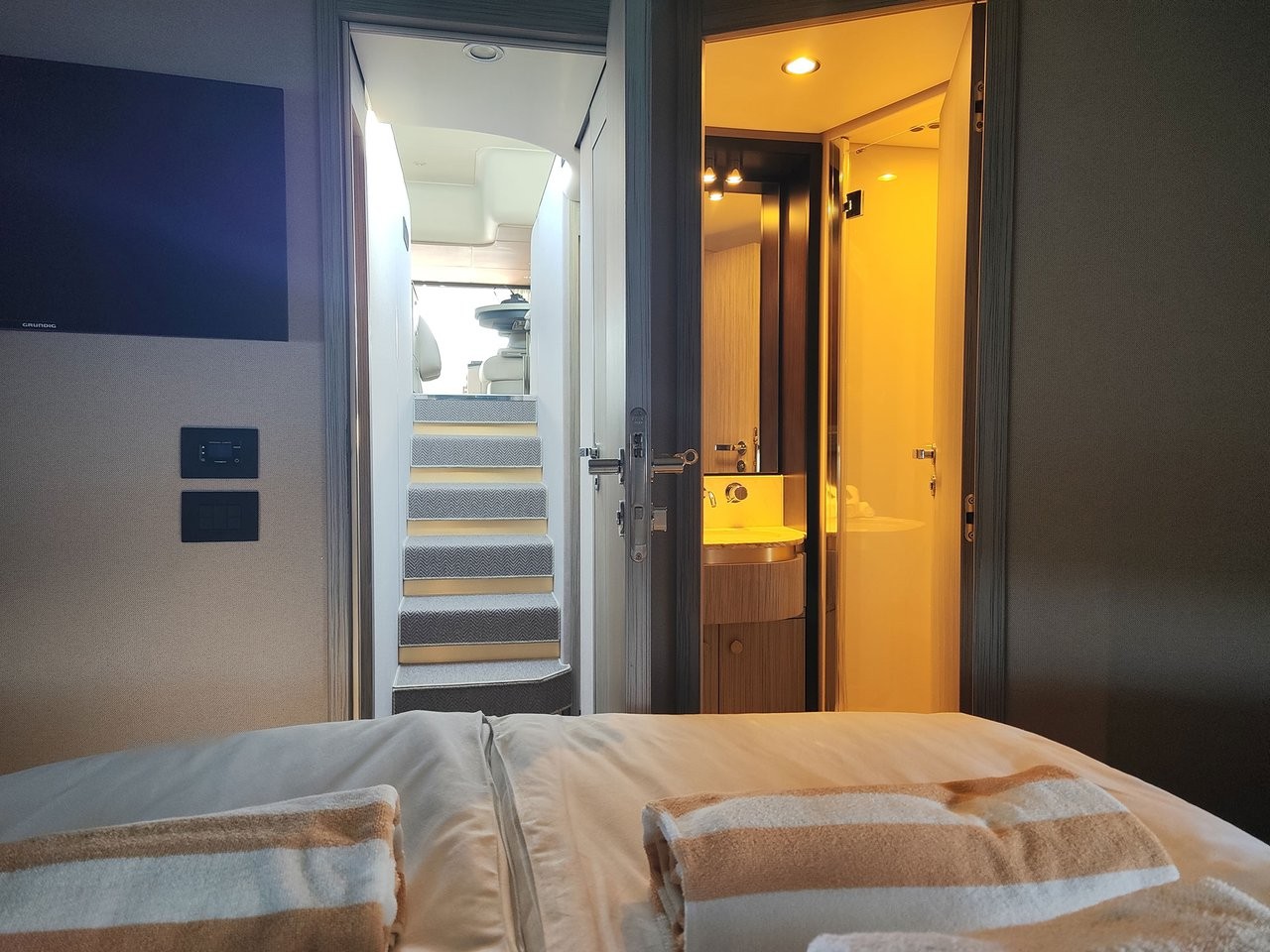 Azimut 55, Be Happy | Yacht Charter Croatia