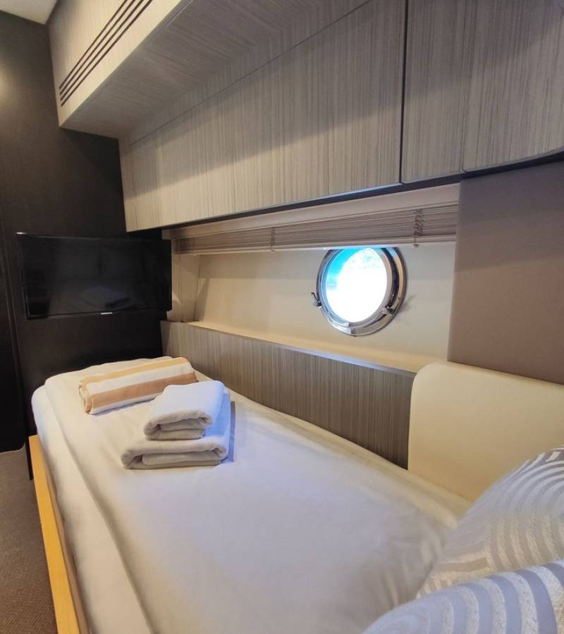 Azimut 55, Be Happy | Yacht Charter Croatia