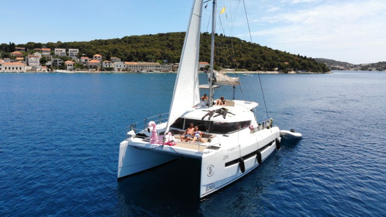 Bali 4.1, Jax | Yacht Charter Croatia
