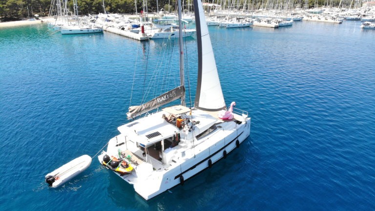 Bali 4.1, Jax | Yacht Charter Croatia