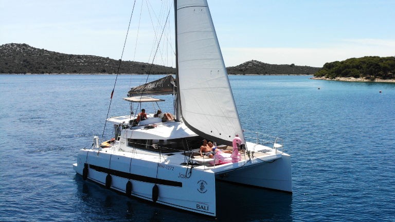 Bali 4.1, Jax | Yacht Charter Croatia