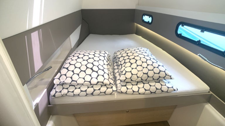 Bali 4.1, Jax | Yacht Charter Croatia