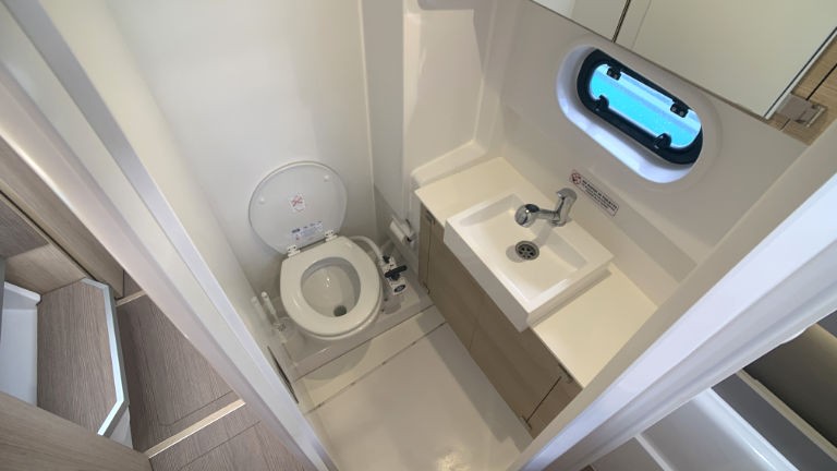 Bali 4.1, Jax | Yacht Charter Croatia