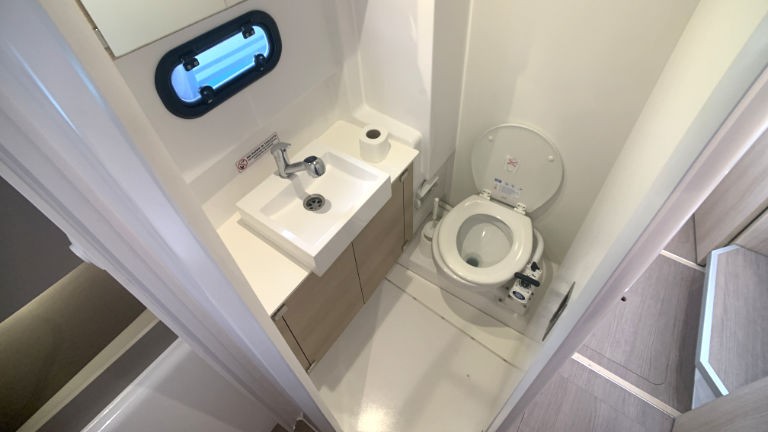 Bali 4.1, Jax | Yacht Charter Croatia