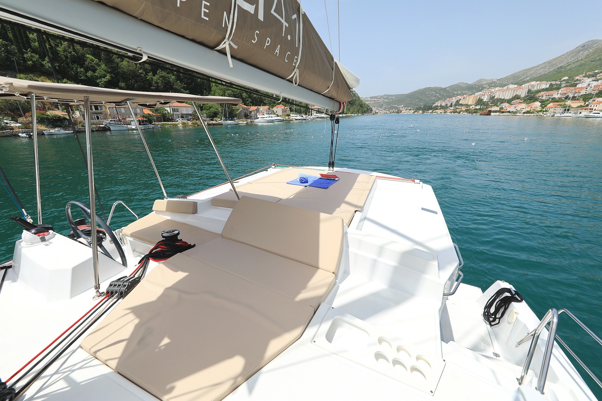 Bali 4.1, Avaler | Yacht Charter Croatia