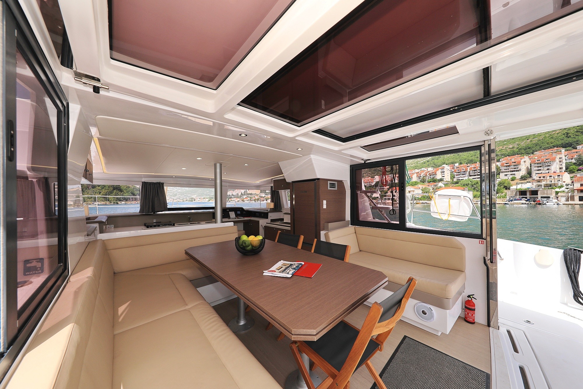 Bali 4.1, Avaler | Yacht Charter Croatia
