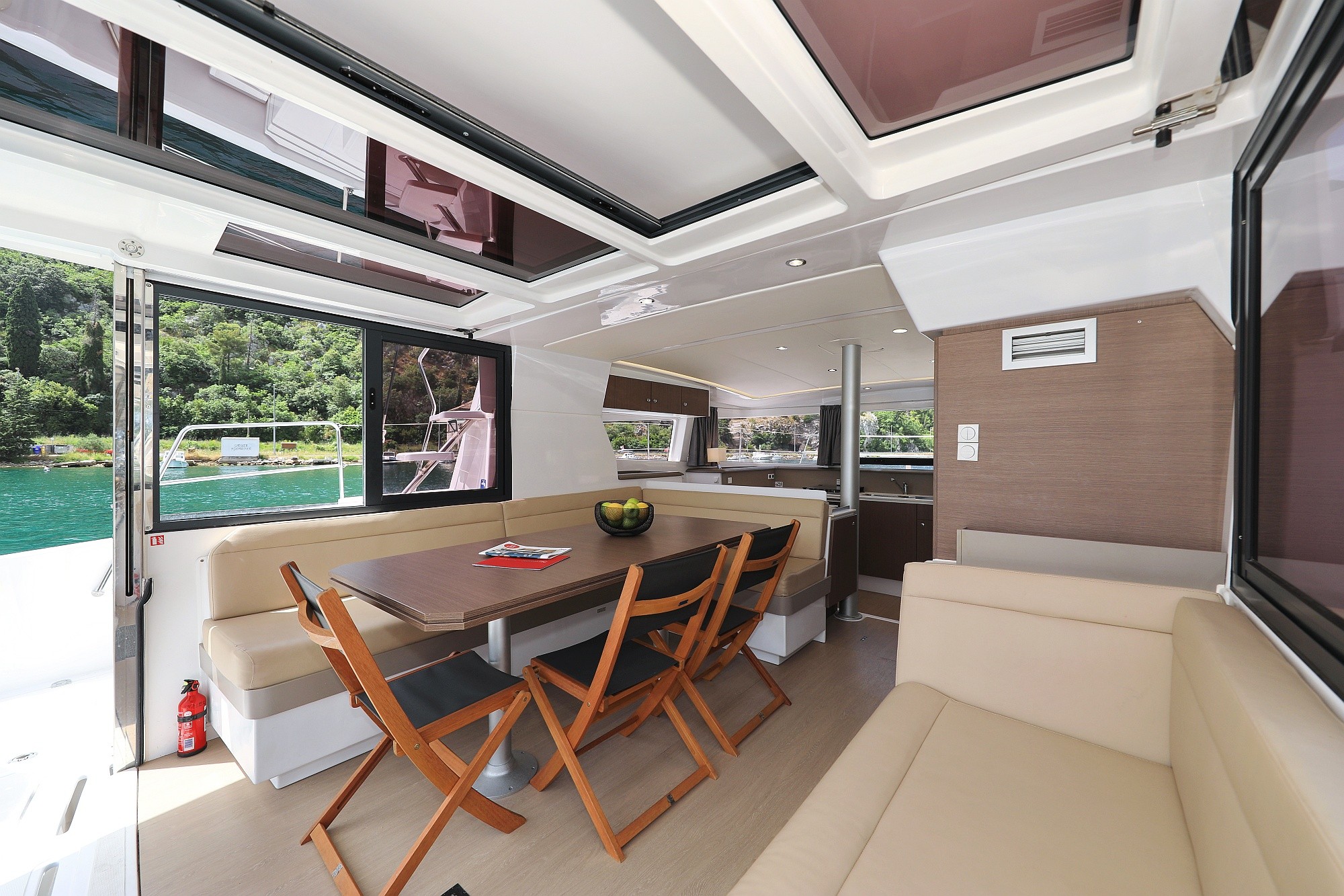 Bali 4.1, Avaler | Yacht Charter Croatia