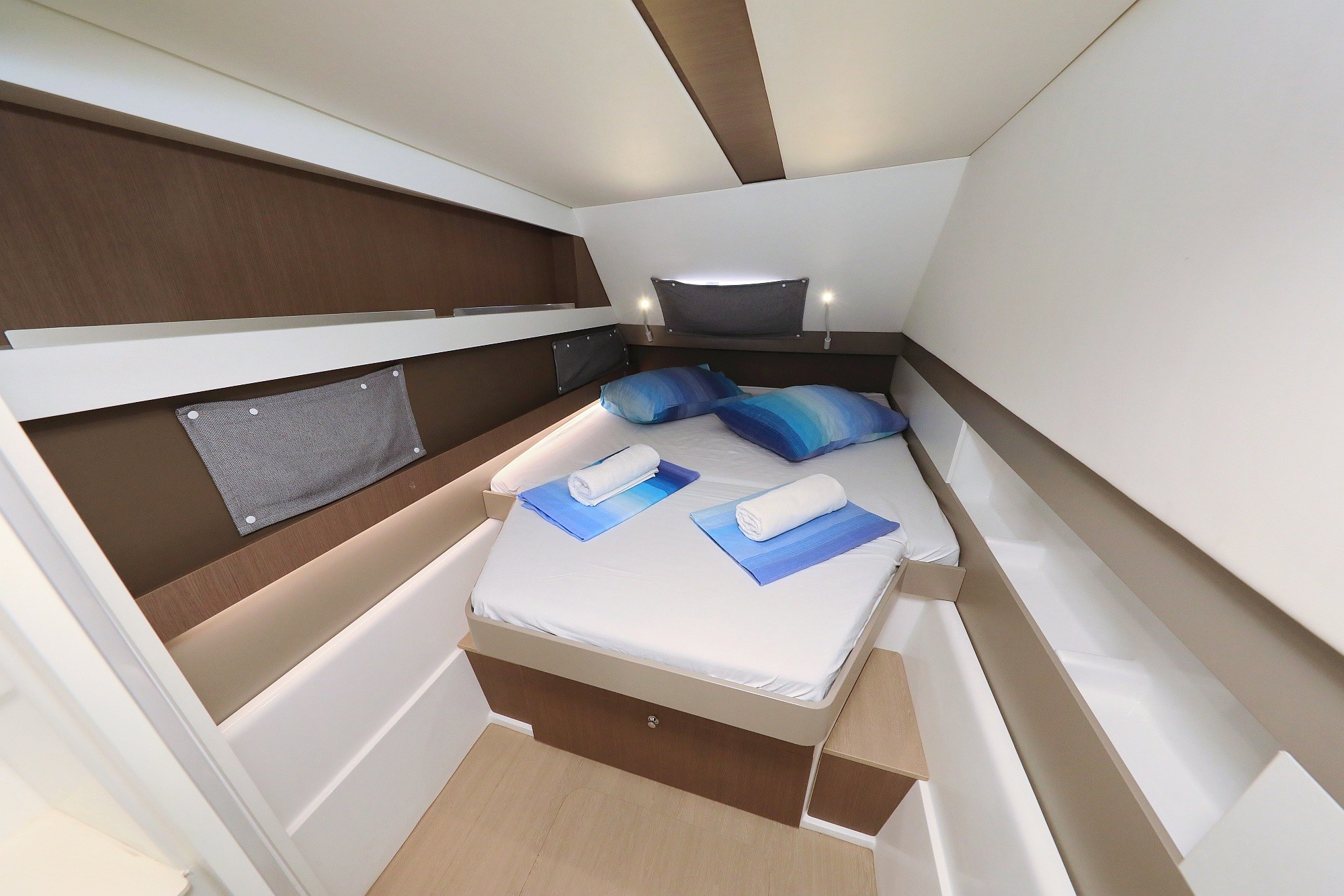 Bali 4.1, Avaler | Yacht Charter Croatia