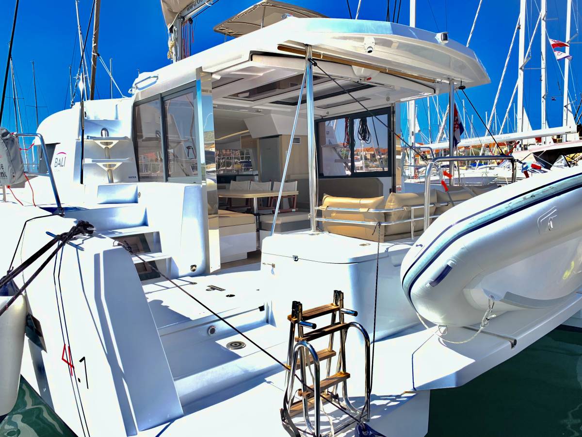 Bali 4.1, Testa | Yacht Charter Croatia