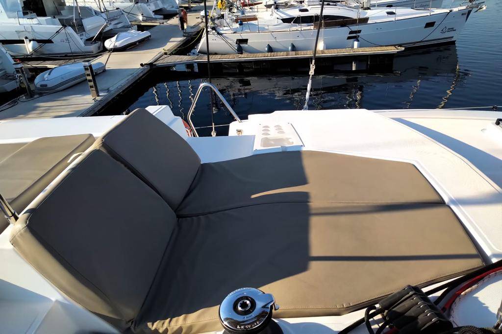 Bali 4.1, Testa | Yacht Charter Croatia
