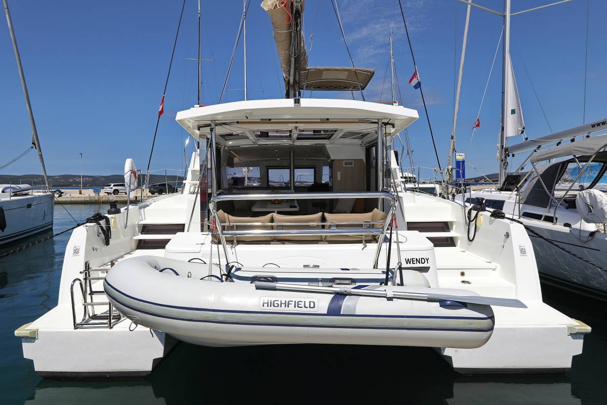 Bali 4.1, Wendy | Yacht Charter Croatia