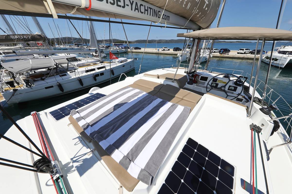 Bali 4.1, Wendy | Yacht Charter Croatia