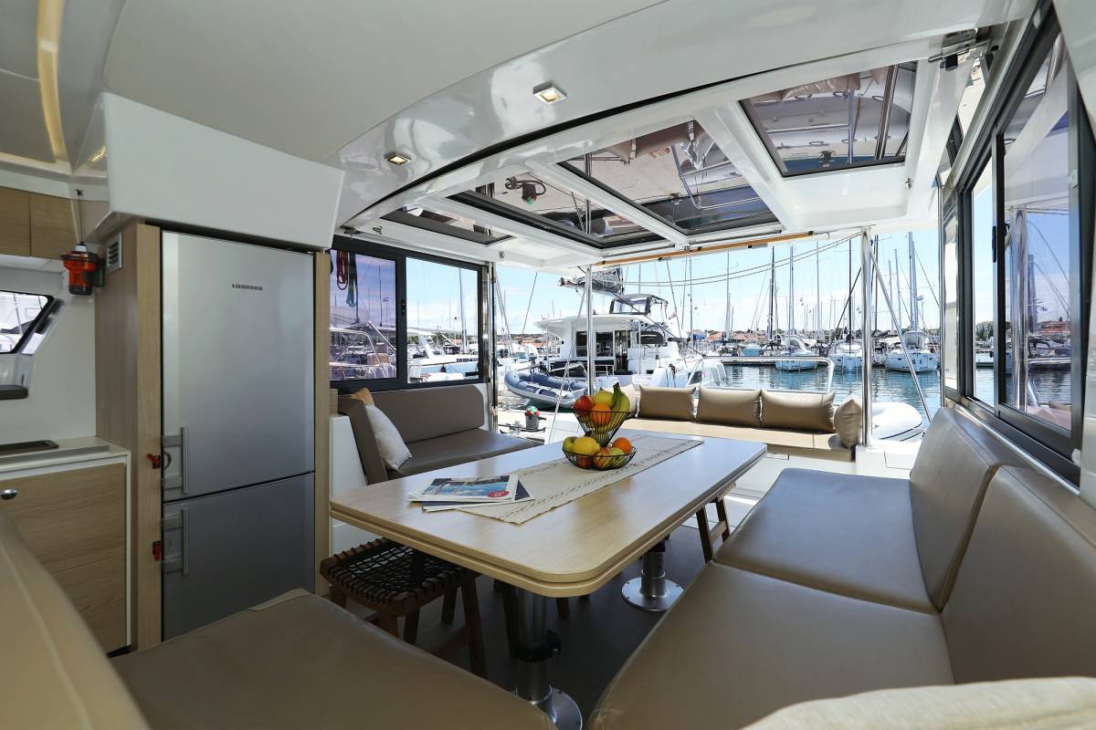 Bali 4.1, Wendy | Yacht Charter Croatia