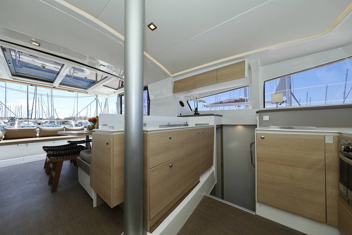 Bali 4.1, Wendy | Yacht Charter Croatia