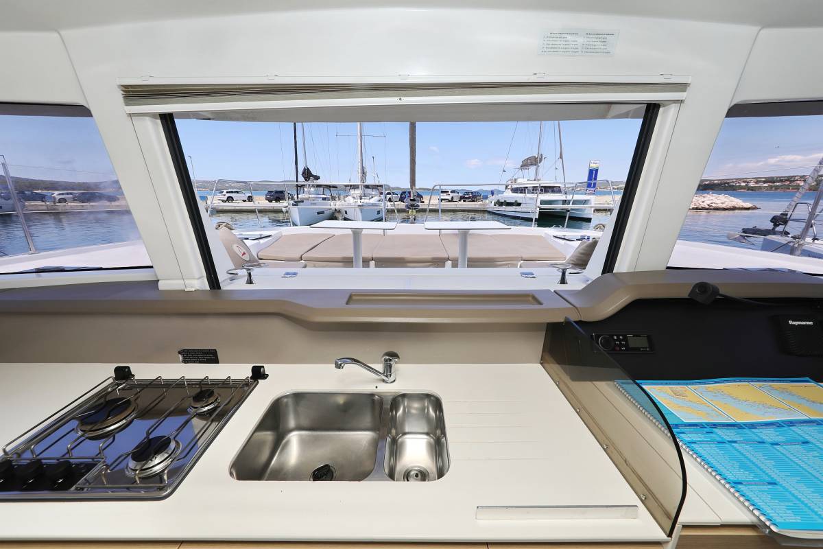 Bali 4.1, Wendy | Yacht Charter Croatia