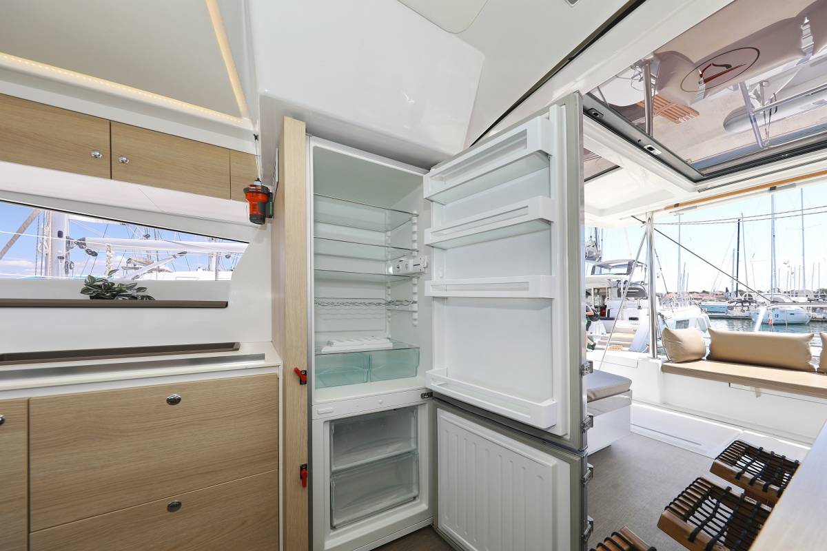 Bali 4.1, Wendy | Yacht Charter Croatia