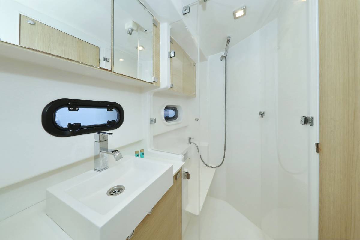 Bali 4.1, Wendy | Yacht Charter Croatia