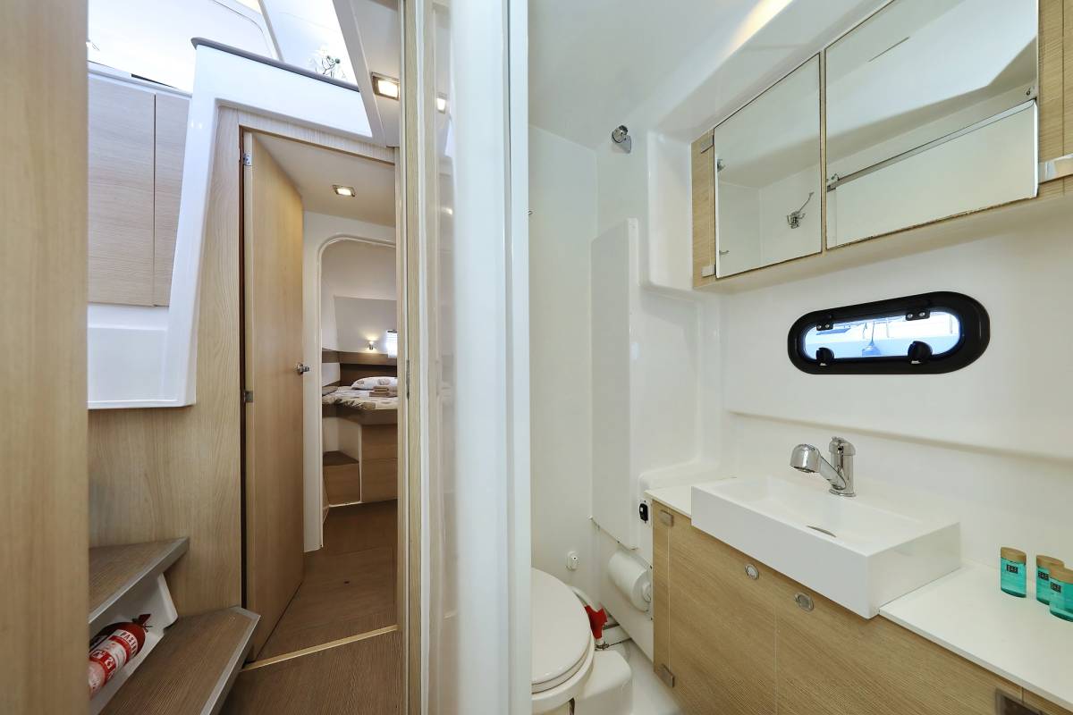 Bali 4.1, Wendy | Yacht Charter Croatia