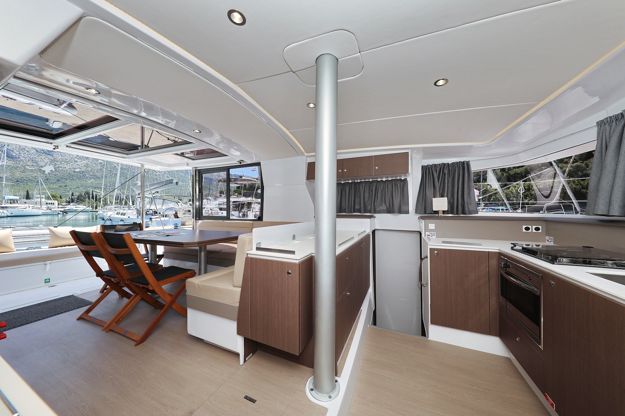 Bali 4.1, Sea Lounge | Noleggio di Yacht Croazia