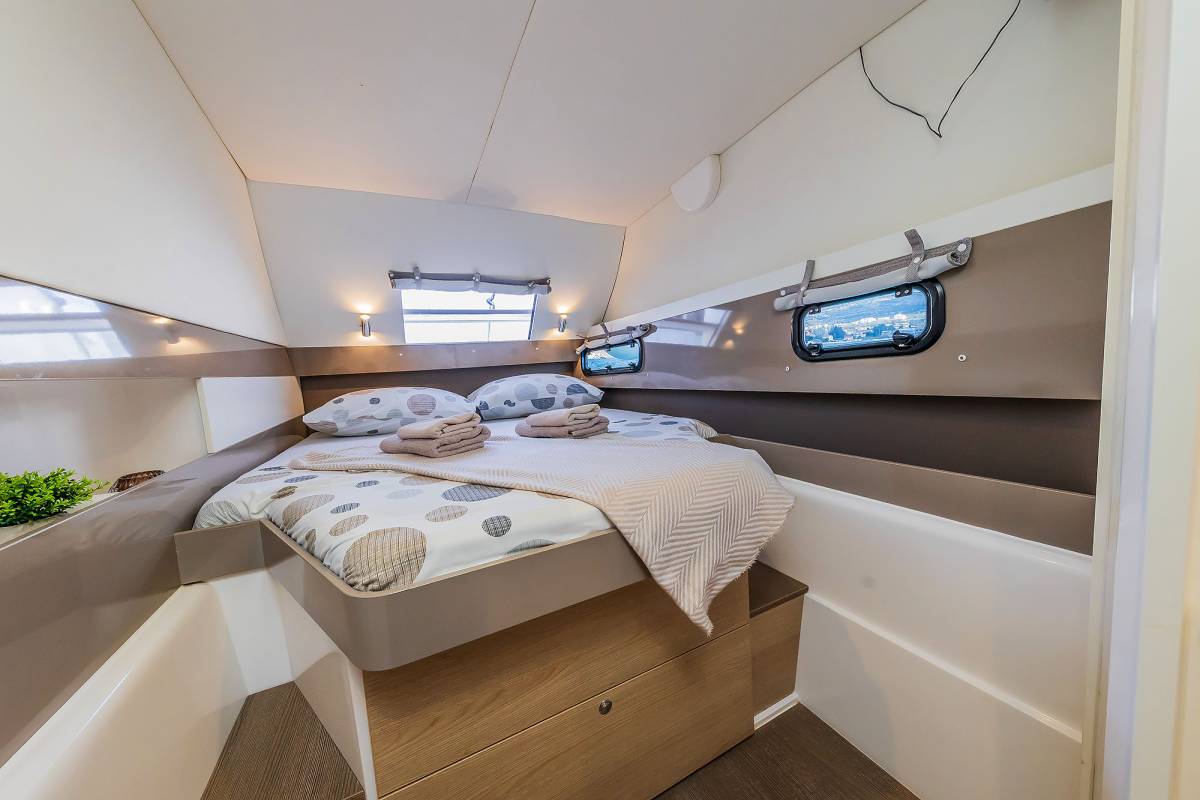 Bali 4.1, Kanalu | Yacht Charter Croatia