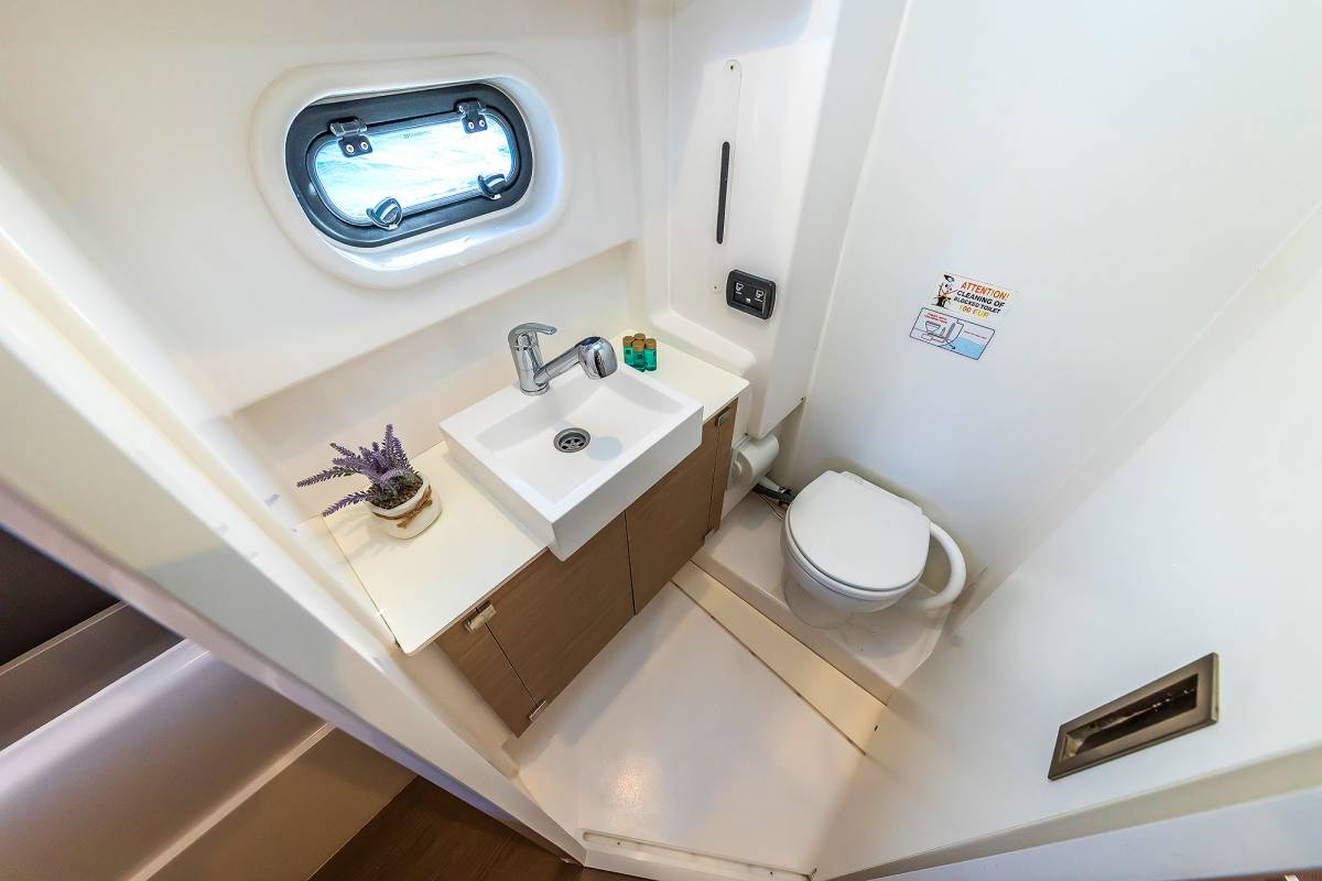 Bali 4.1, Kanalu | Yacht Charter Croatia