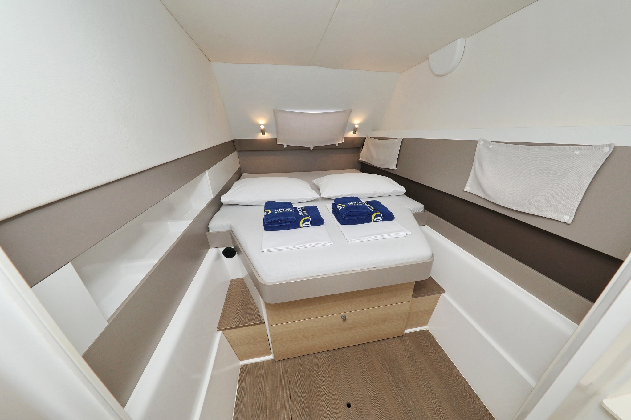 Bali 4.1, Escape I | Yacht Charter Croatia