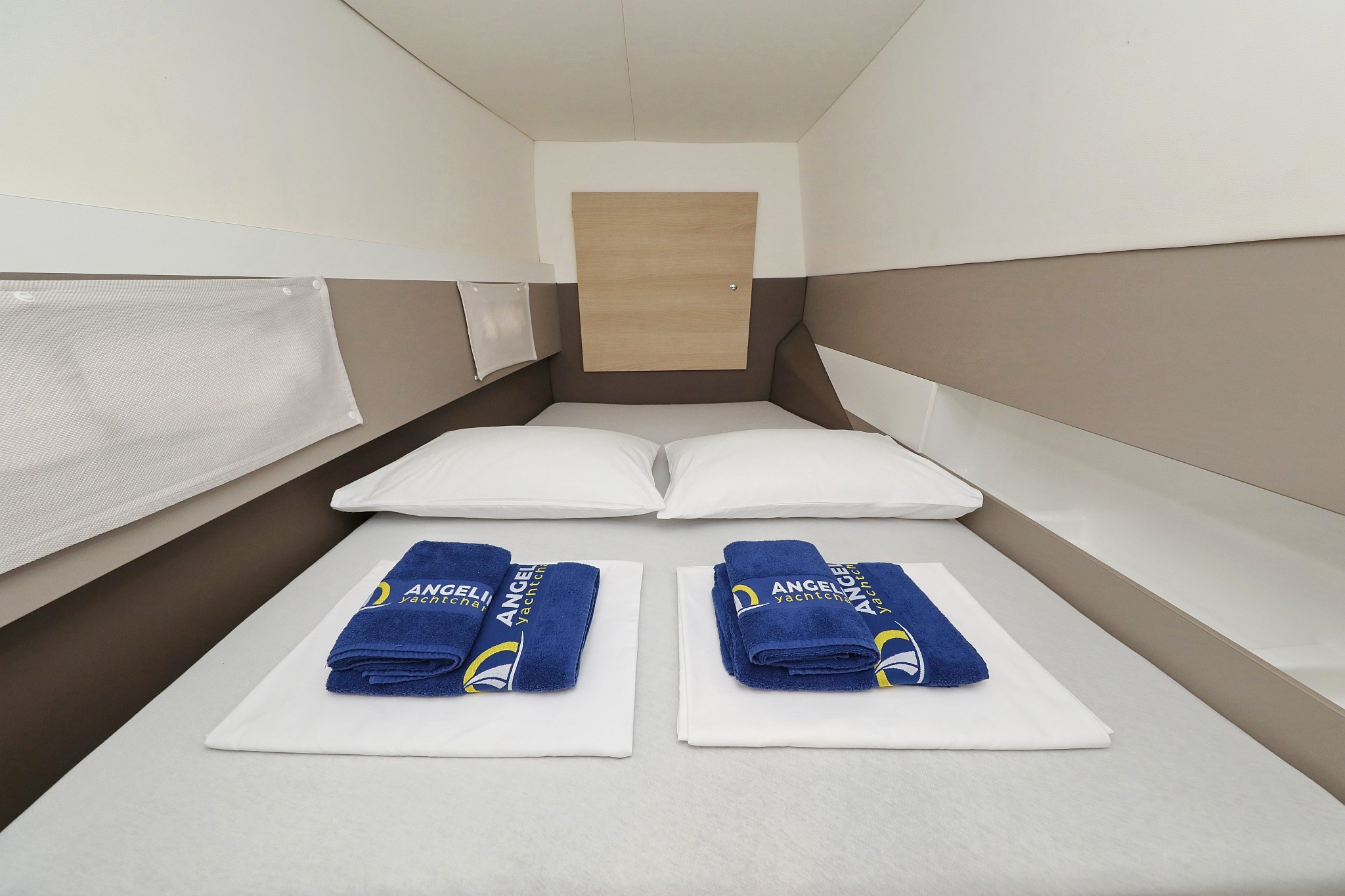 Bali 4.1, Escape I | Yacht Charter Croatia